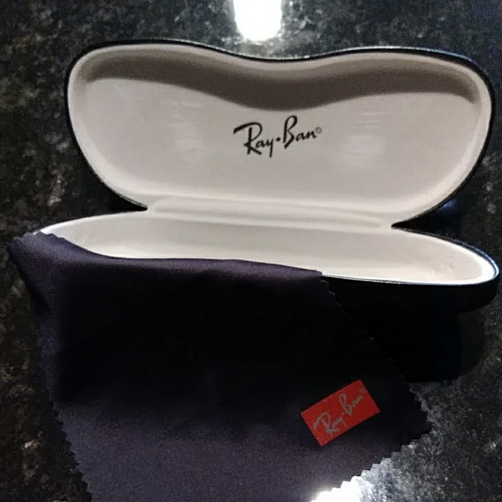 Ray-Ban Case - Picture 2 of 3